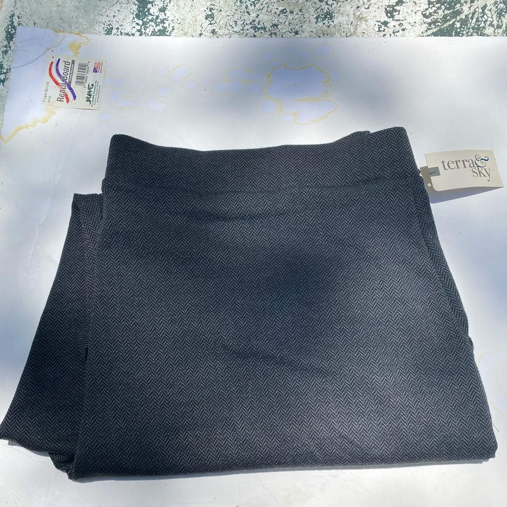 Black and gray new pants size 20-22